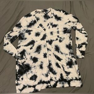 Torrid lightweight Black and White Tie Dye Long Cardigan Women’s 2